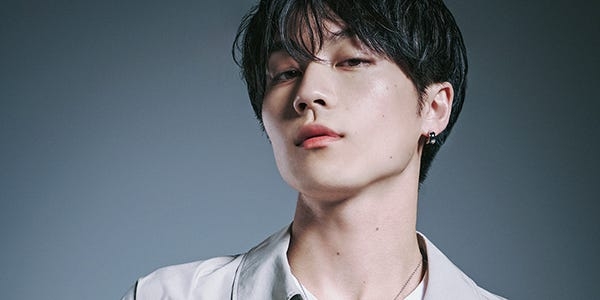 Travis Japan松田元太、女性ファッション誌初単独表紙　自然体のカッコ良さ際立つ姿で登場 - モデルプレス