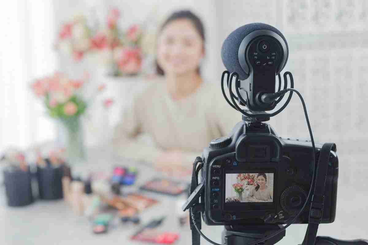 【それは本当に職業なのか？】「私はインフルエンサーです」と名乗る人への違和感 | マネーポストWEB