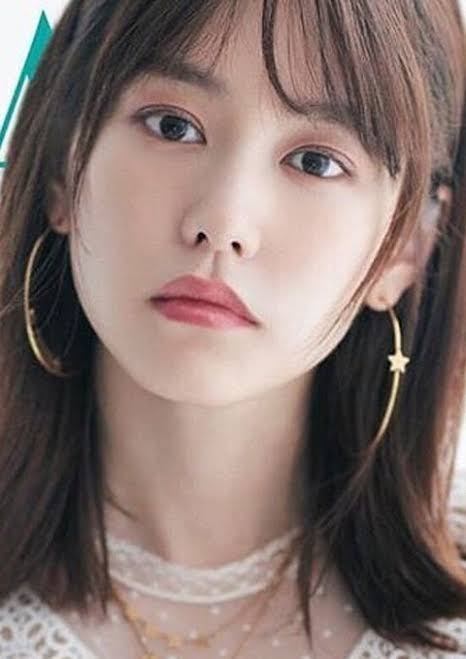 桐谷美玲が“驚異の9頭身スタイル”で銀座の街に出現 「変わらぬ美貌」と「幸せオーラ」