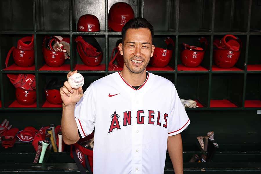 「大谷翔平との写真じゃないんかい」　始球式の吉田麻也、意外な人物と2ショットに日本人「なぜ？」 | THE ANSWER
