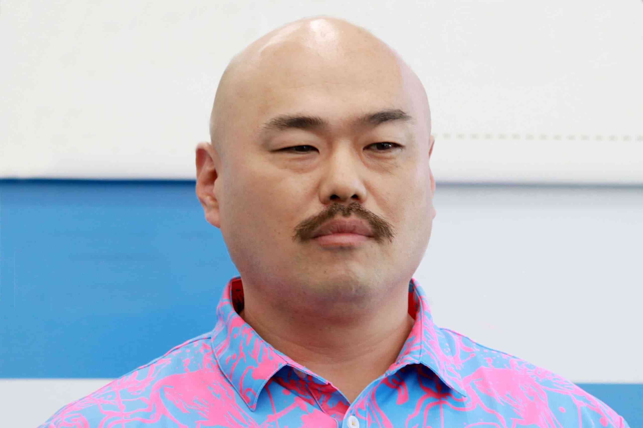 クロちゃん、長崎原爆の日に黙祷を捧げる　「戦争なき世の中を願いました」 – Sirabee