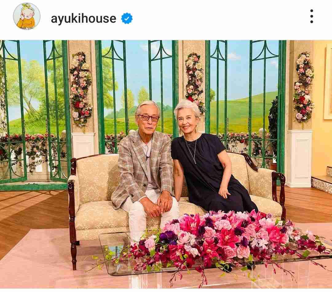 ７２歳・岩城滉一、６７歳の美人妻と「徹子の部屋」ショット「素敵すぎる」そっくり娘の顔出しも話題 : スポーツ報知