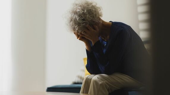 88歳の高齢女性…地元を離れ「都会の高級老人ホーム」入居も1ヵ月で「家に帰りたい」と涙のワケ | ゴールドオンライン
