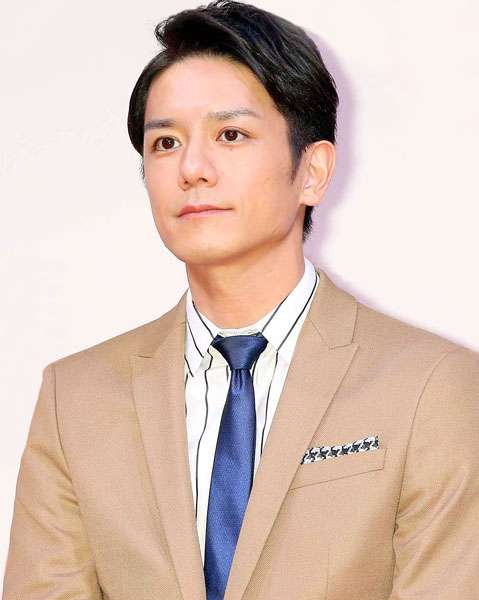 滝沢秀明氏にジュリー社長と「同じ穴のむじな」の説明責任 ジャニー喜多川氏“側近”の過去は消せない｜日刊ゲンダイDIGITAL