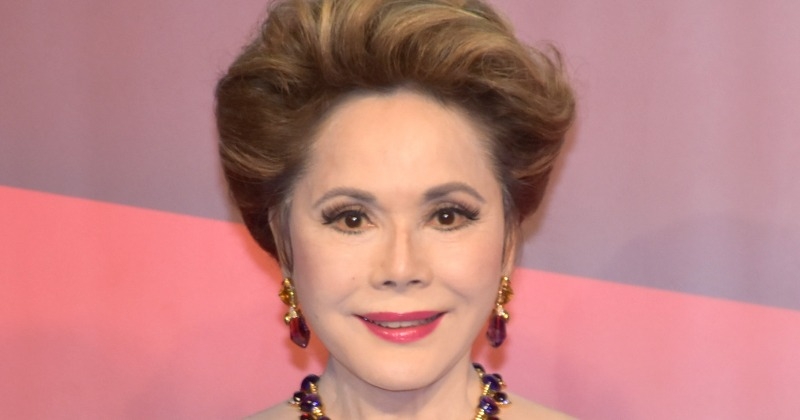 デヴィ夫人、映画の待ち合わせ中に「大統領ご一行が通られて…」　劇的な出会いに「おとぎ話みたい」  | ORICON NEWS