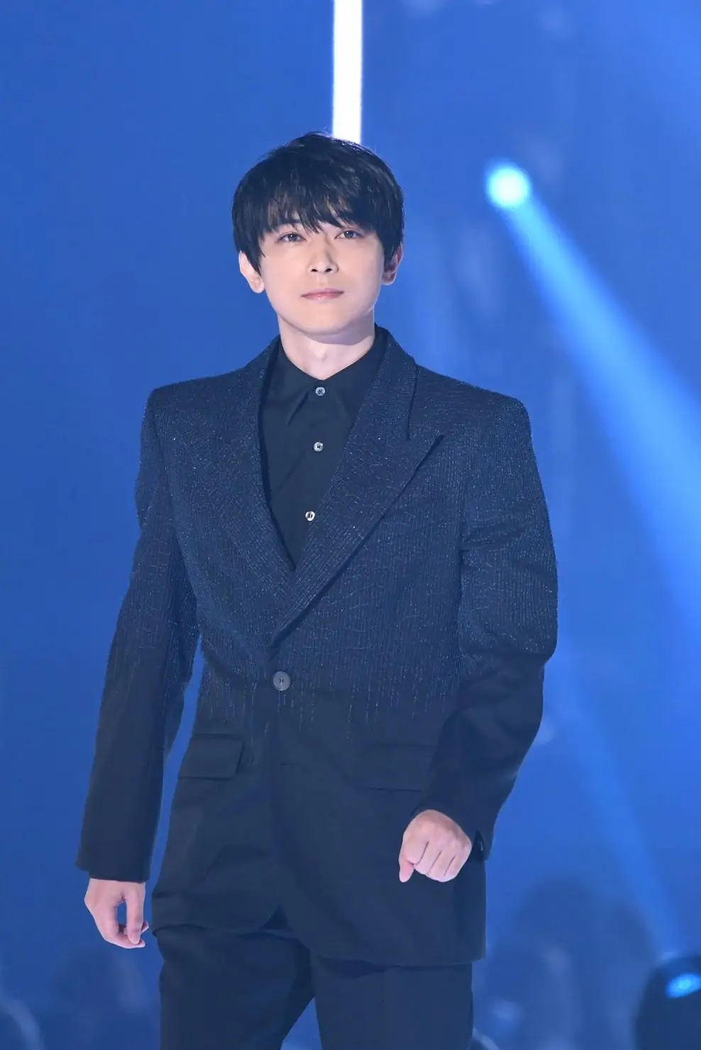 中条あやみ、結婚後初ランウェイ　クールなダークメイクで圧巻ランウェイ