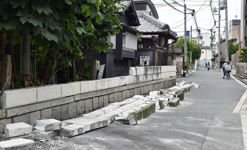 民間の「危険ブロック塀」なぜ減らぬ？　都市型地震で浮かんだ「壁」