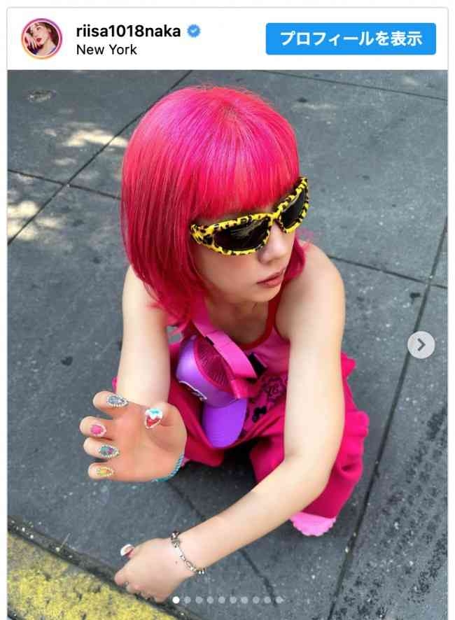 仲里依紗、姉妹でNY満喫中　頭からつま先まで“ピンク”のファンキーな姿に「マジでカッコイイ」と反響