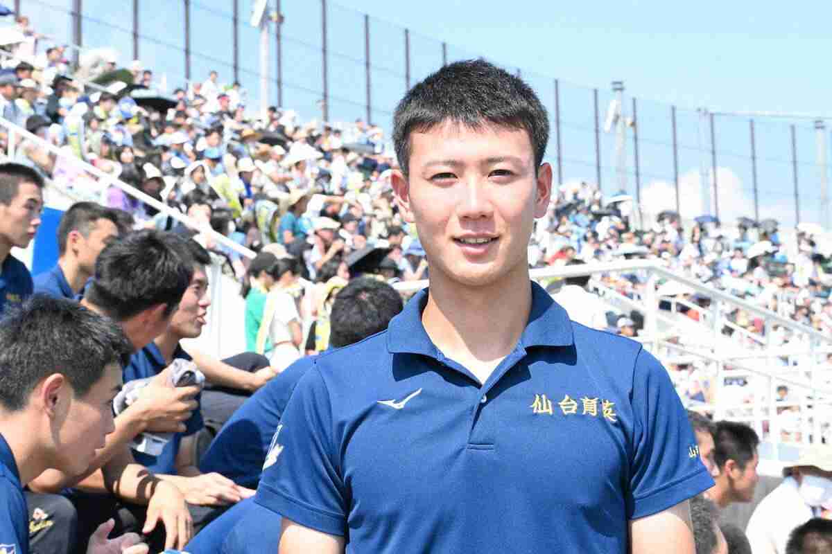 伸びた髪、大人になった横顔　仙台育英のスタンドに「世界一の男」　後輩に「最高の経験を持っている」（スポニチアネックス） - Yahoo!ニュース