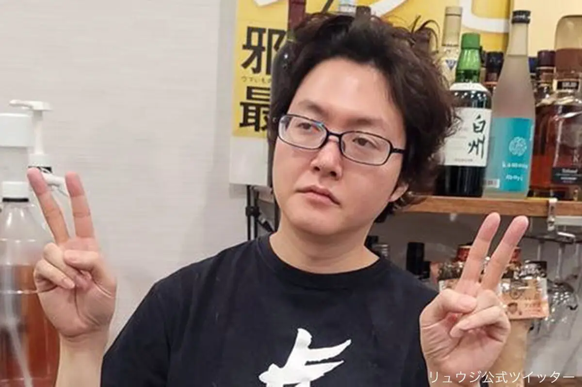 リュウジ氏、「悪魔崇拝者」呼ばれ反論も…　公開した写真にツッコミの嵐
