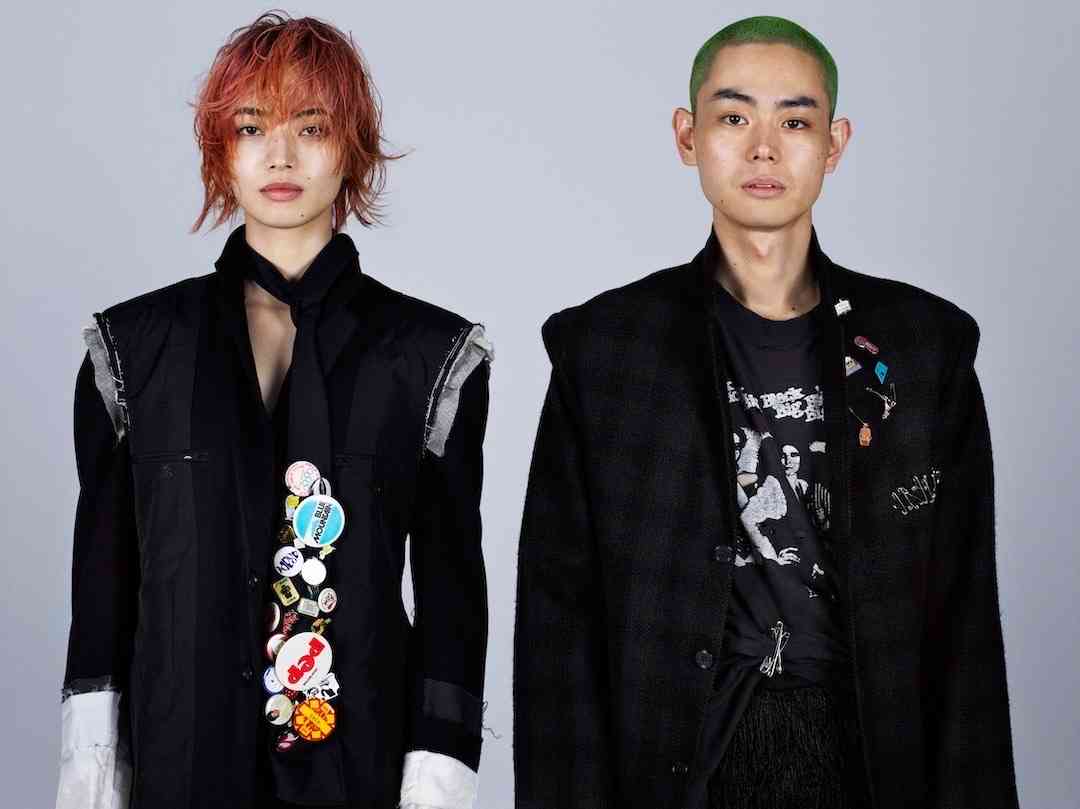 菅田将暉&小松菜奈夫妻の2ショットに反響「ビジュ強すぎ」“投稿時間”にも注目集まる