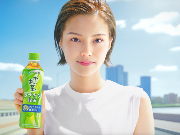 伊藤園「おーいお茶」CMに生成したAIタレントを起用