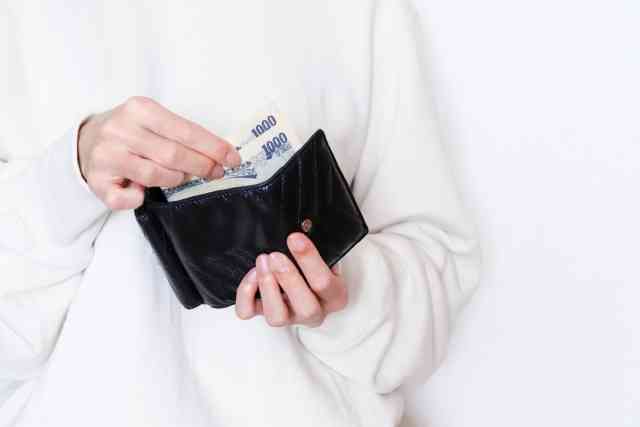 「人のお金でお酒を飲んでいることには気づいてほしい」酒好きの友人が割り勘にしてきて納得行かない女性 | キャリコネニュース