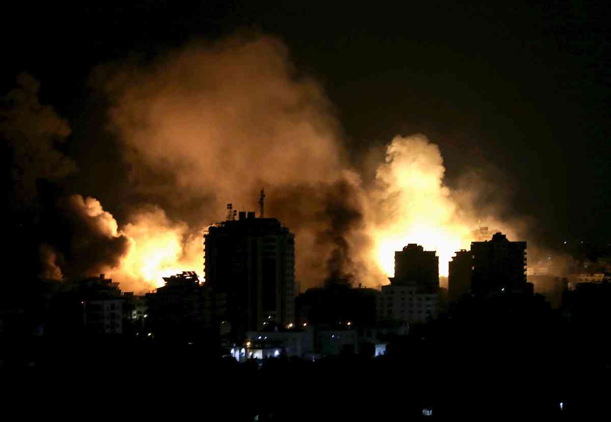死者1600人、戦闘激化の懸念　イスラエル、予備役30万人招集　ハマスは「人質処刑」を警告（時事通信） - Yahoo!ニュース