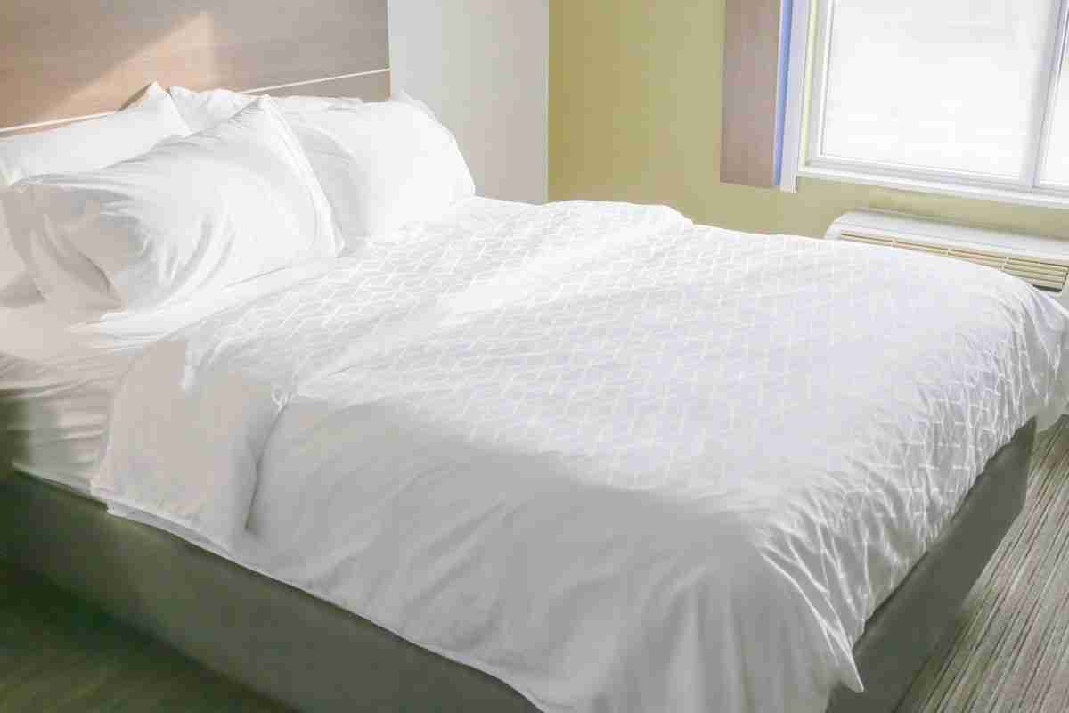 ホテルのチェックアウト時、シーツや使用済みタオルはどうすべき？ 旅行好きたちが実践していること | マネーポストWEB