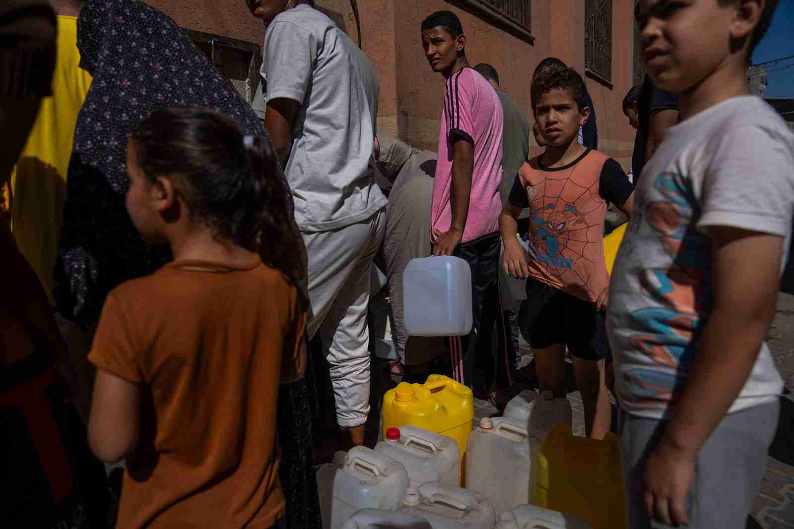 Israel says it has turned on water to southern Gaza, but Water Authority says it can't confirm supply