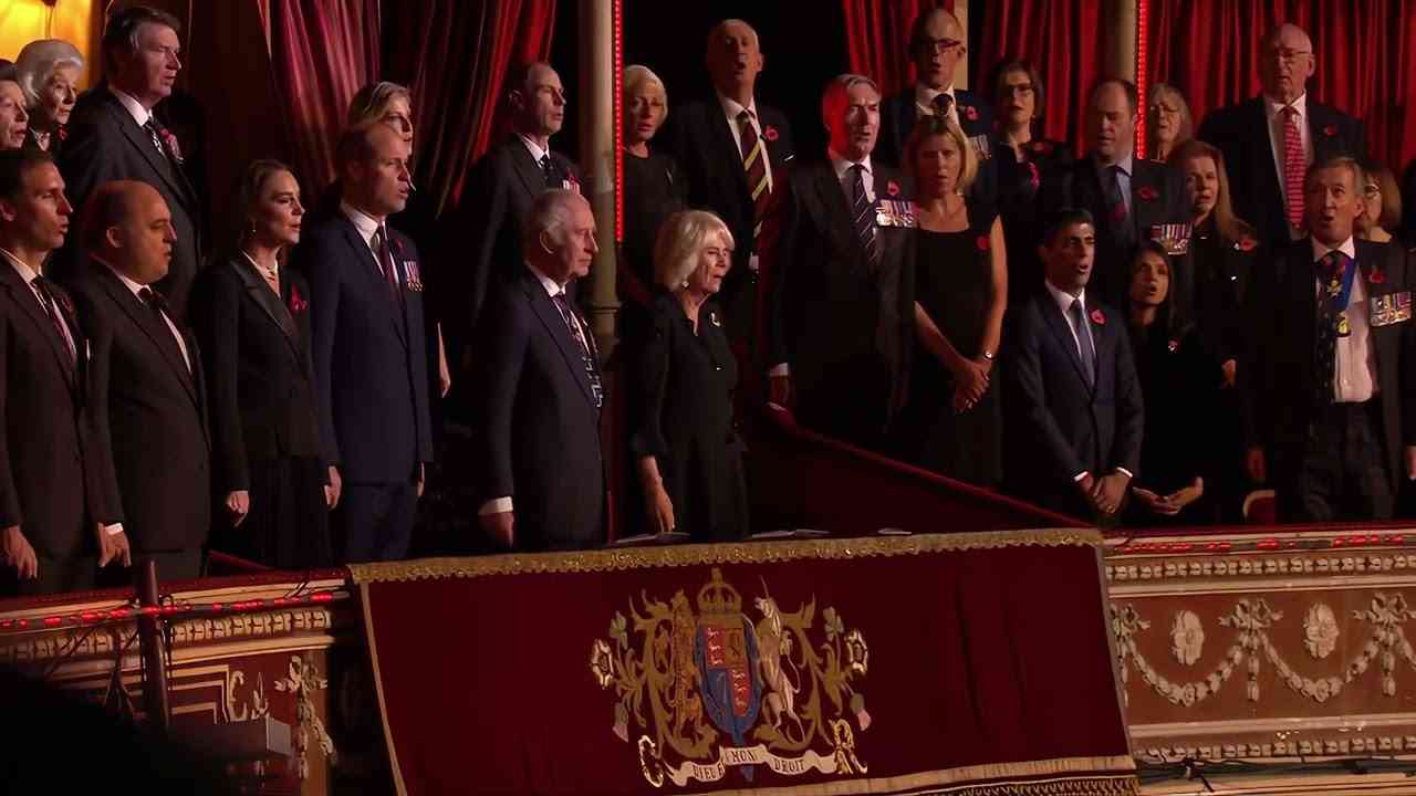 God save the King - British National Anthem [Audience singalong] (Live) - YouTube