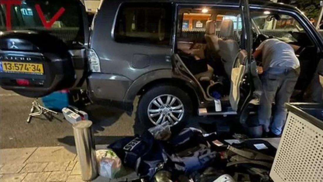 イスラエル警察、ＢＢＣ記者に暴行　銃口を突きつけ - CNN.co.jp