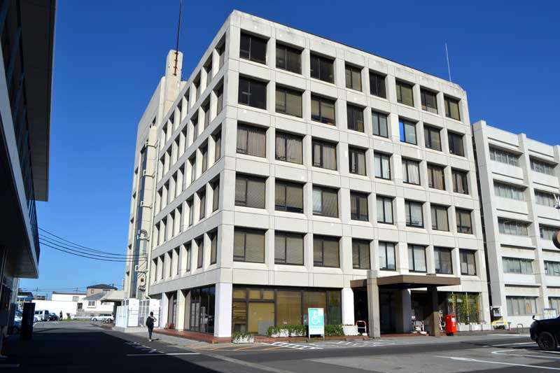 ２歳児、１人で保育園抜け出す　門の鍵閉め忘れ　２０分後、数十メートル離れたコンビニで保護　連絡受けるまで不在に気付かず　八千代 | 千葉日報オンライン