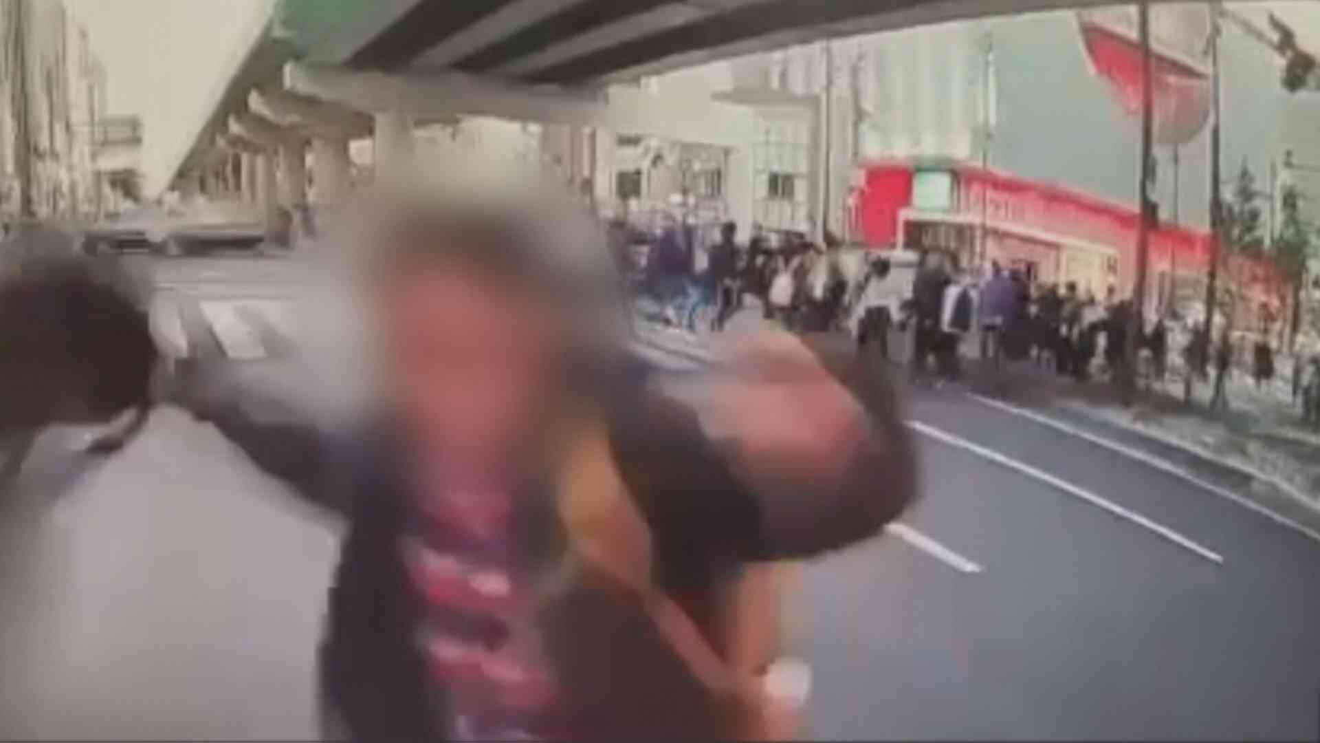 【独自】車に猛ダッシュして“飛び蹴り”40代の男を逮捕 ドラレコに犯行の一部始終