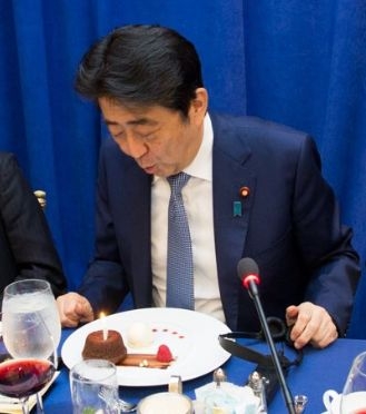 前首相の菅義偉氏　20代半ばまで「フラフラした人生」　就職して気付いた「政治が世の中を動かしてる」