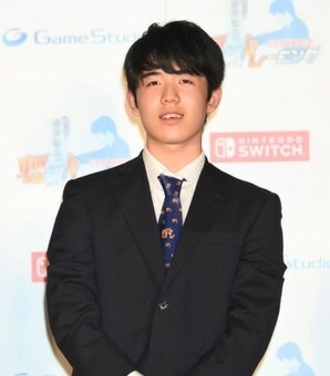 「将棋のルールを最初に指した相手は祖母でした」「負けて悔し泣きをしていたら、母はただ黙って僕を連れ帰っていました」藤井聡太が「自分自身で行動するように育てられた」と語る意味（現代ビジネス） - Yahoo!ニュース