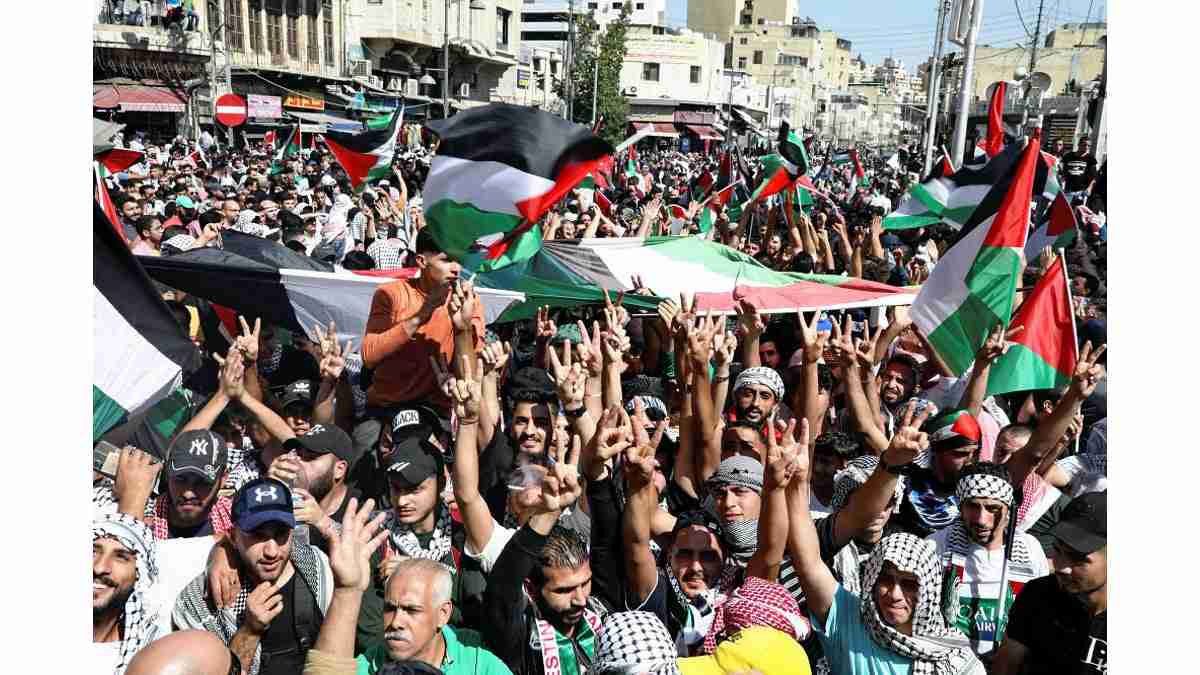 根強い反イスラエル感情、アラブ諸国ではパレスチナへの連帯示す大規模デモ : 読売新聞