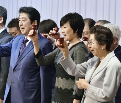 前首相の菅義偉氏　20代半ばまで「フラフラした人生」　就職して気付いた「政治が世の中を動かしてる」