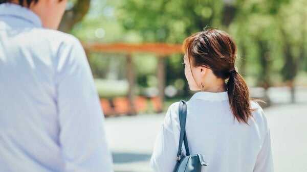 路上や公共の場での性的嫌がらせ「ストリートハラスメント」を知っている？覚えておくべき被害者と周囲ができる対処法｜FNNプライムオンライン