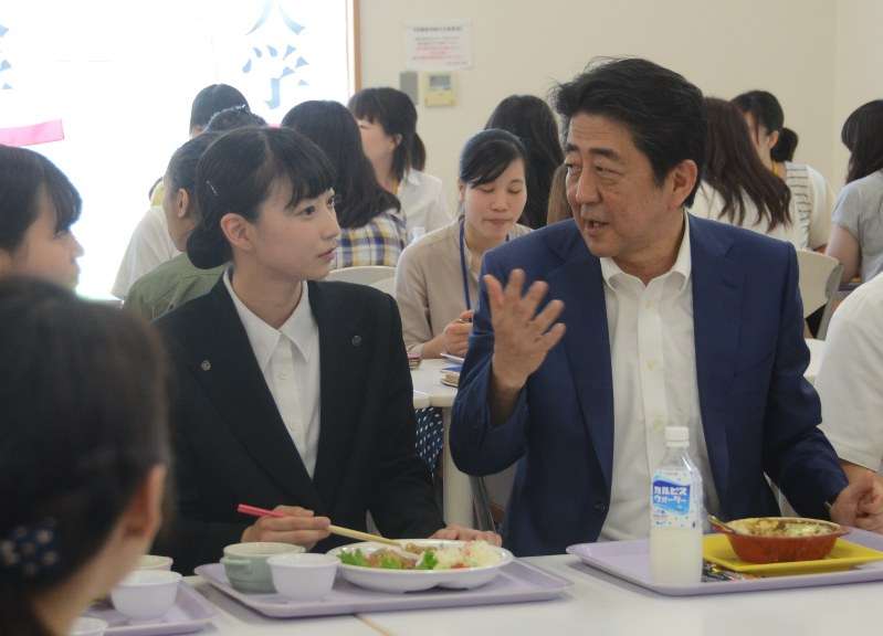 前首相の菅義偉氏　20代半ばまで「フラフラした人生」　就職して気付いた「政治が世の中を動かしてる」
