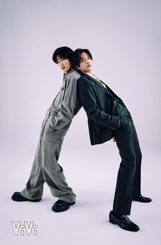 高橋文哉&志尊淳が「ViVi」12月号に登場 兄弟のような関係性の2人に迫る「文哉君は“後輩力”がすごくある」