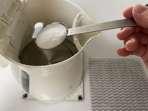 知らなかった！掃除研究家が直伝「電気ケトル」NGな使い方とお手入れ術
