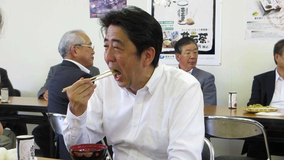 前首相の菅義偉氏　20代半ばまで「フラフラした人生」　就職して気付いた「政治が世の中を動かしてる」