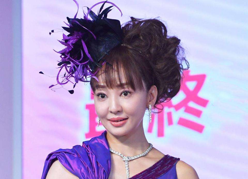 神田うの　11歳娘から「ママダサい」　DIOR＆グッチ＆ドルガバのパーティコーデに
