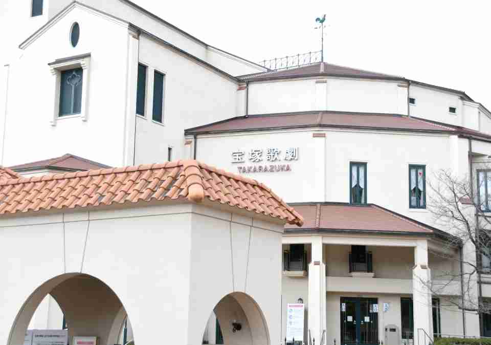 宝塚歌劇団、特定の生徒に「誹謗中傷」　法的措置も含め「毅然とした対応を取ってまいります」（オリコン） - Yahoo!ニュース