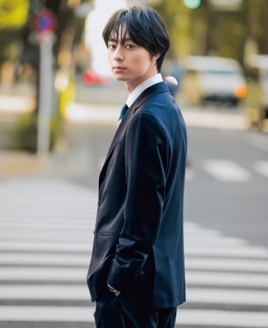 HiHi Jets作間龍斗と“社内恋愛”はアリ?『Oggi』人気企画で“できる後輩社員”を熱演