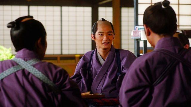 冨永愛、長男・章胤と『大奥』ツーショット　フォロワー「スタイル異次元」「姉弟にもみえます」歓声