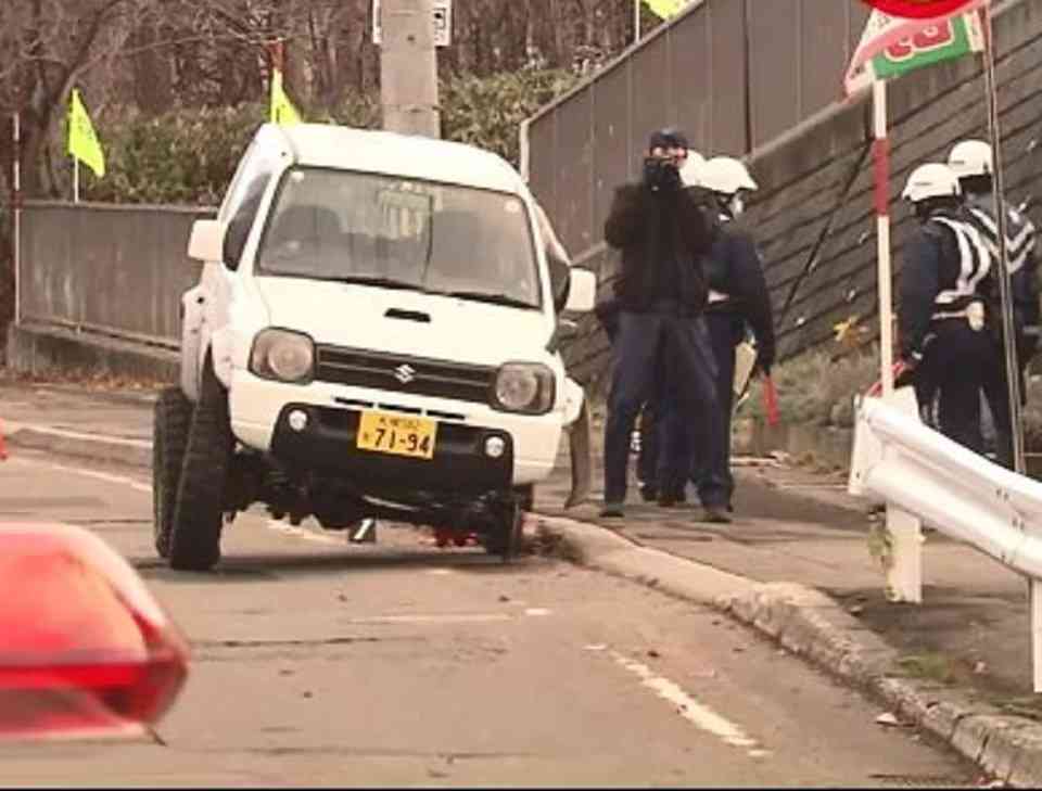 タイヤ脱輪で女児重体…涙ながらに語る車両の持ち主　運転していた元整備工は過失運転致傷容疑で送検　関係先を家宅捜索 誰がどんな改造を？ 事故との関連は？（北海道ニュースUHB） - Yahoo!ニュース