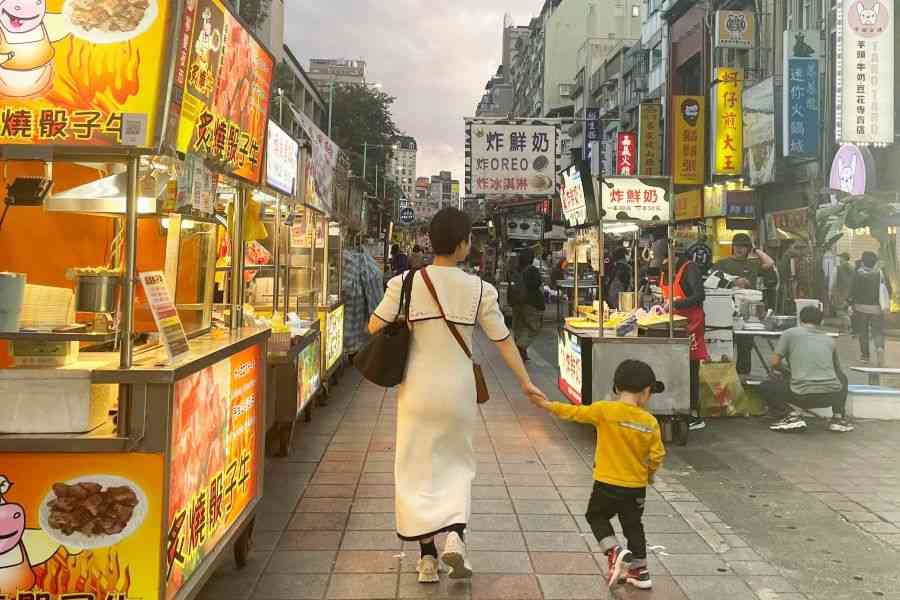 妊婦・子連れに優しかった台湾　「電車内で競い合うように声をかけにきて…」　普通席、優先席も関係なし | Hint-Pot