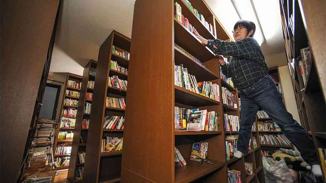 ３万冊の蔵書と、4000匹のぬいぐるみ…新井素子の「捨てない」暮らし 本に殺されないために建てた家｜話題｜婦人公論.jp