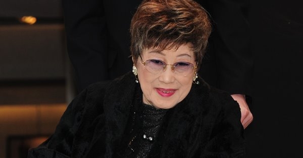 赤木春恵さん 意地悪姑役の葛藤…セリフ出ず拒絶反応と診断も | 女性自身