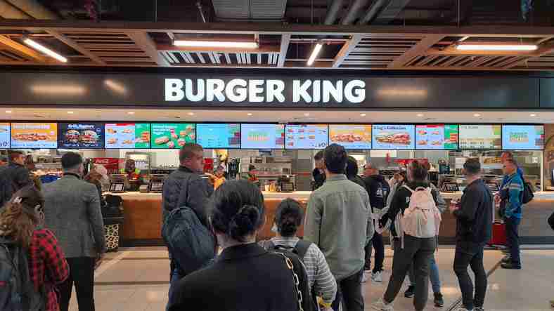 アメリカの訴訟。バーガーキングの店内で転んだ顧客に約10億円の賠償金支払いが命じられる : カラパイア