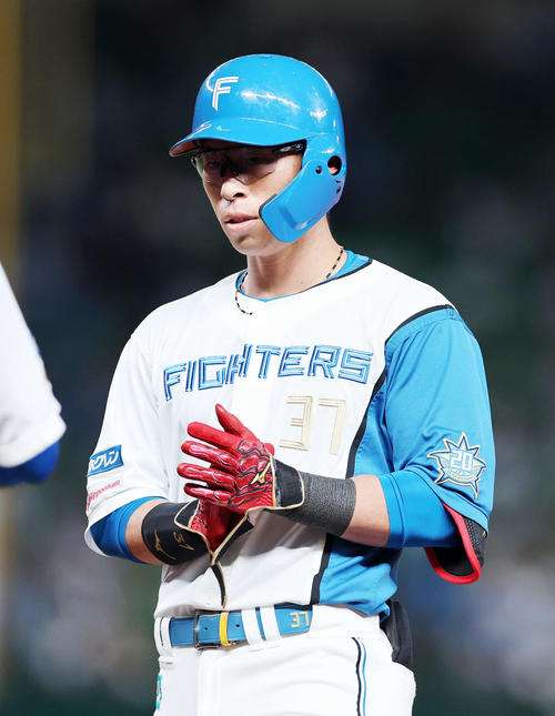 【日本ハム】３イニング限定紅白戦で江越大賀が左中間三塁打　公式戦さながらリプレー検証も - プロ野球 : 日刊スポーツ