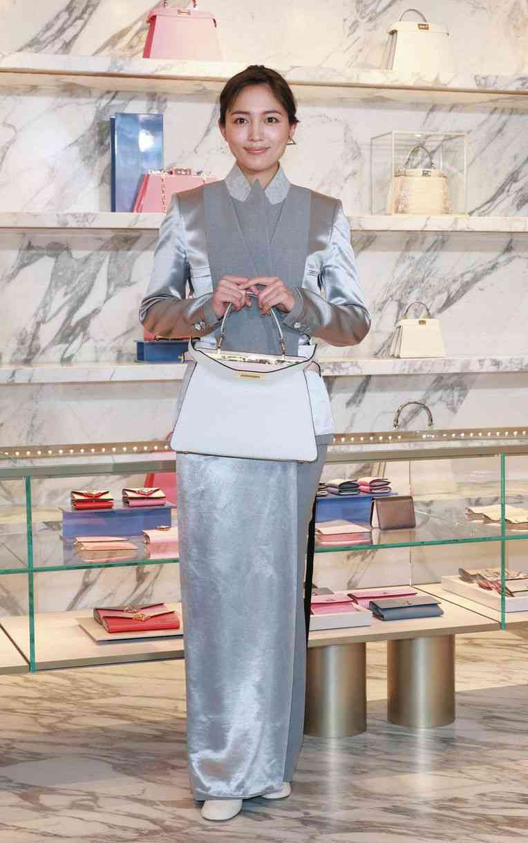 川口春奈、計190万円超えのハイブランド品をガチ自腹購入　“爆買い女”の本領発揮「おい、これやったぞ」