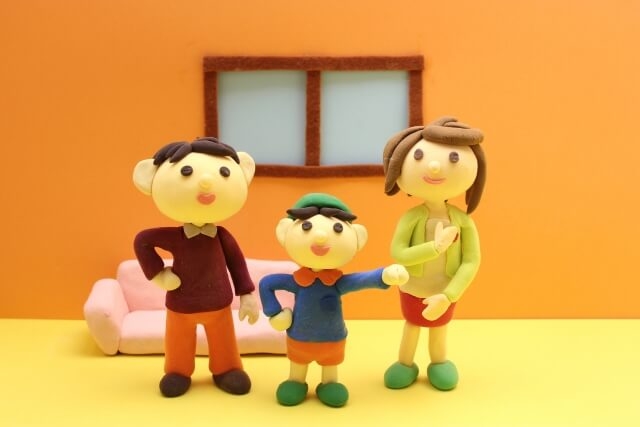 家庭内暴力をする息子・娘に悩んでいる方へ。原因、解決方法は？｜オンラインカウンセリング うららか相談室