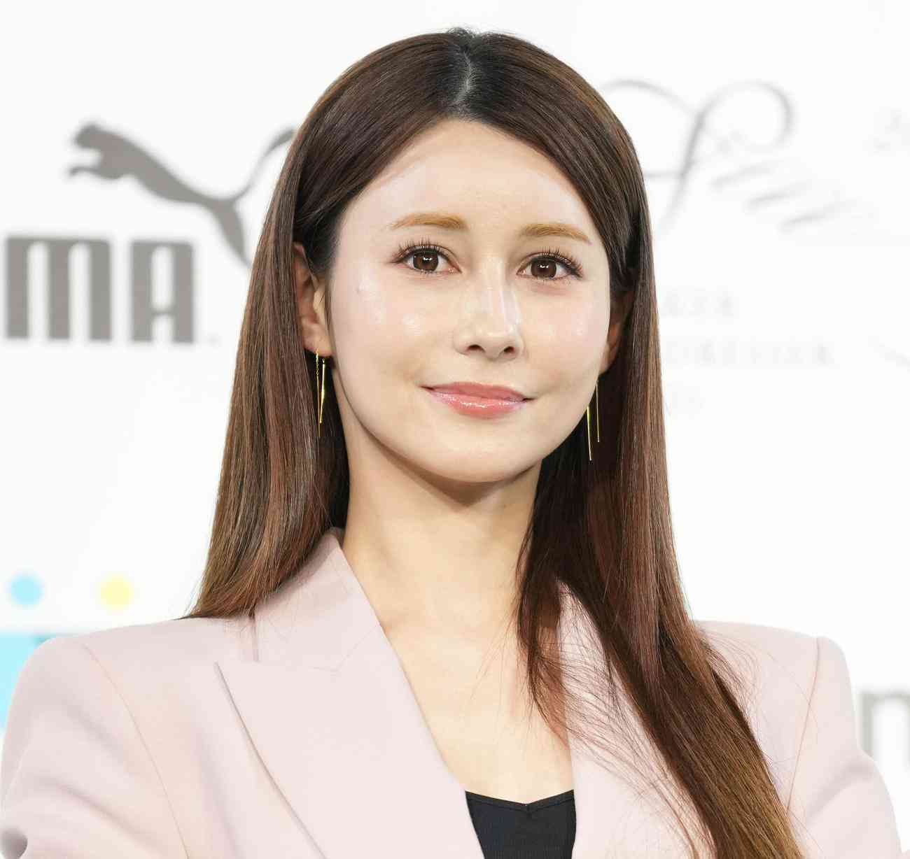 ダレノガレ明美、保護犬”スキンシップ”動画投稿が驚異の1000万超アクセス達成し称賛殺到