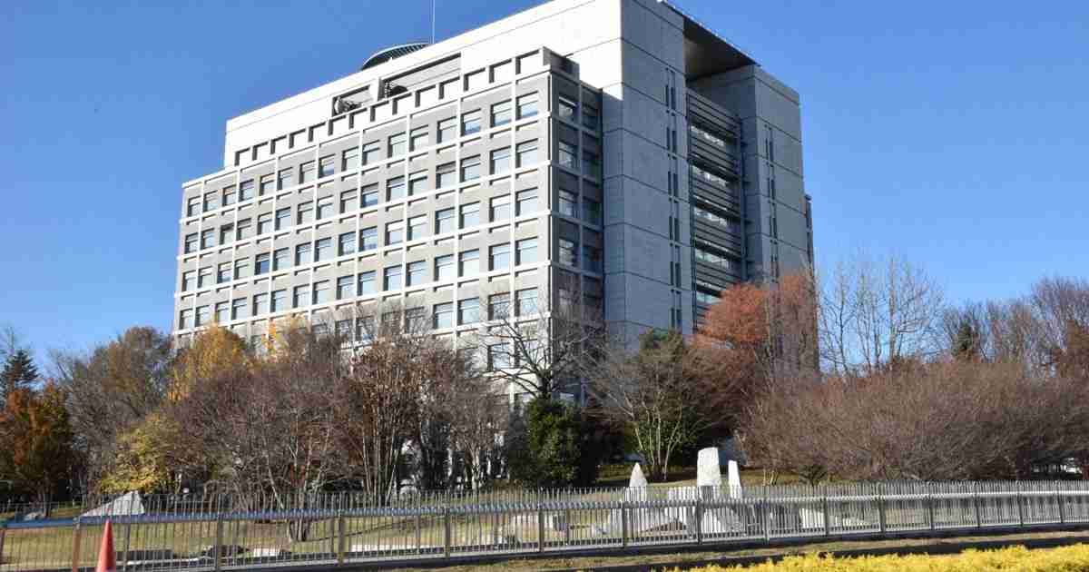 医師に殺虫剤かけた疑い、86歳を逮捕　診察室で無言のまま　茨城 | 毎日新聞