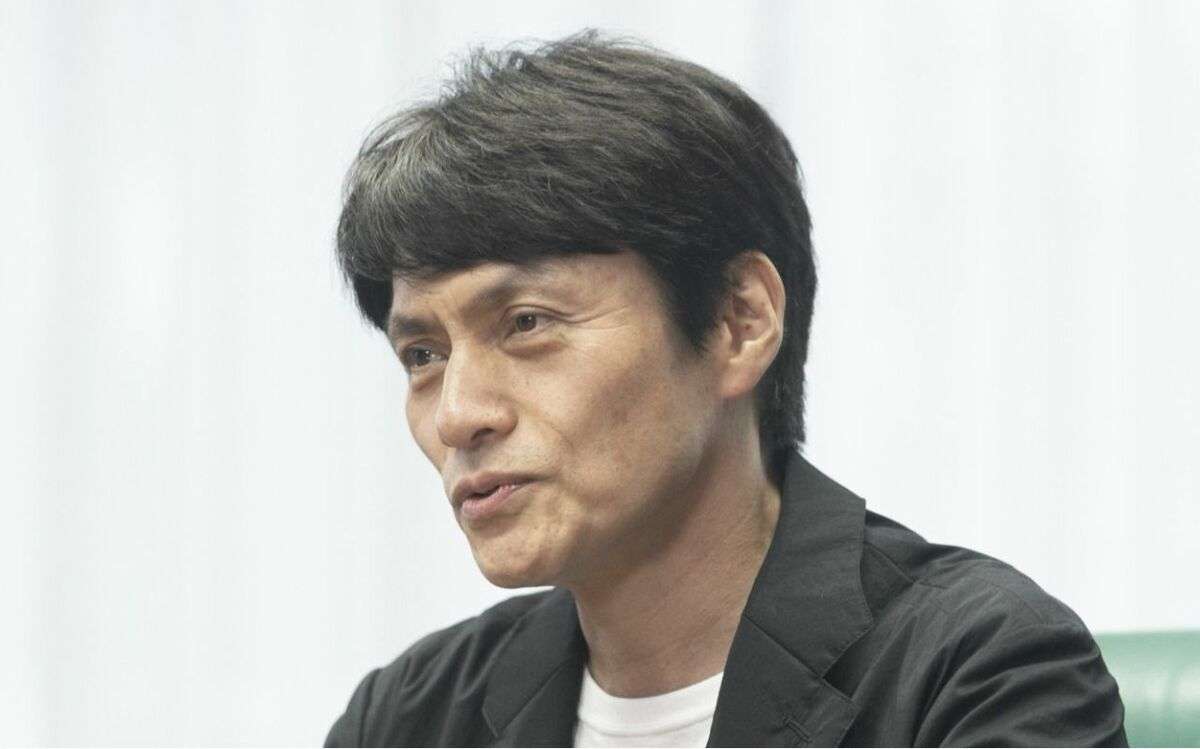 「家が糞尿まみれになってしまう」18歳から20年間祖母を介護…松村雄基（60）がヤングケアラー時代に感じた“在宅介護”の限界 | 文春オンライン