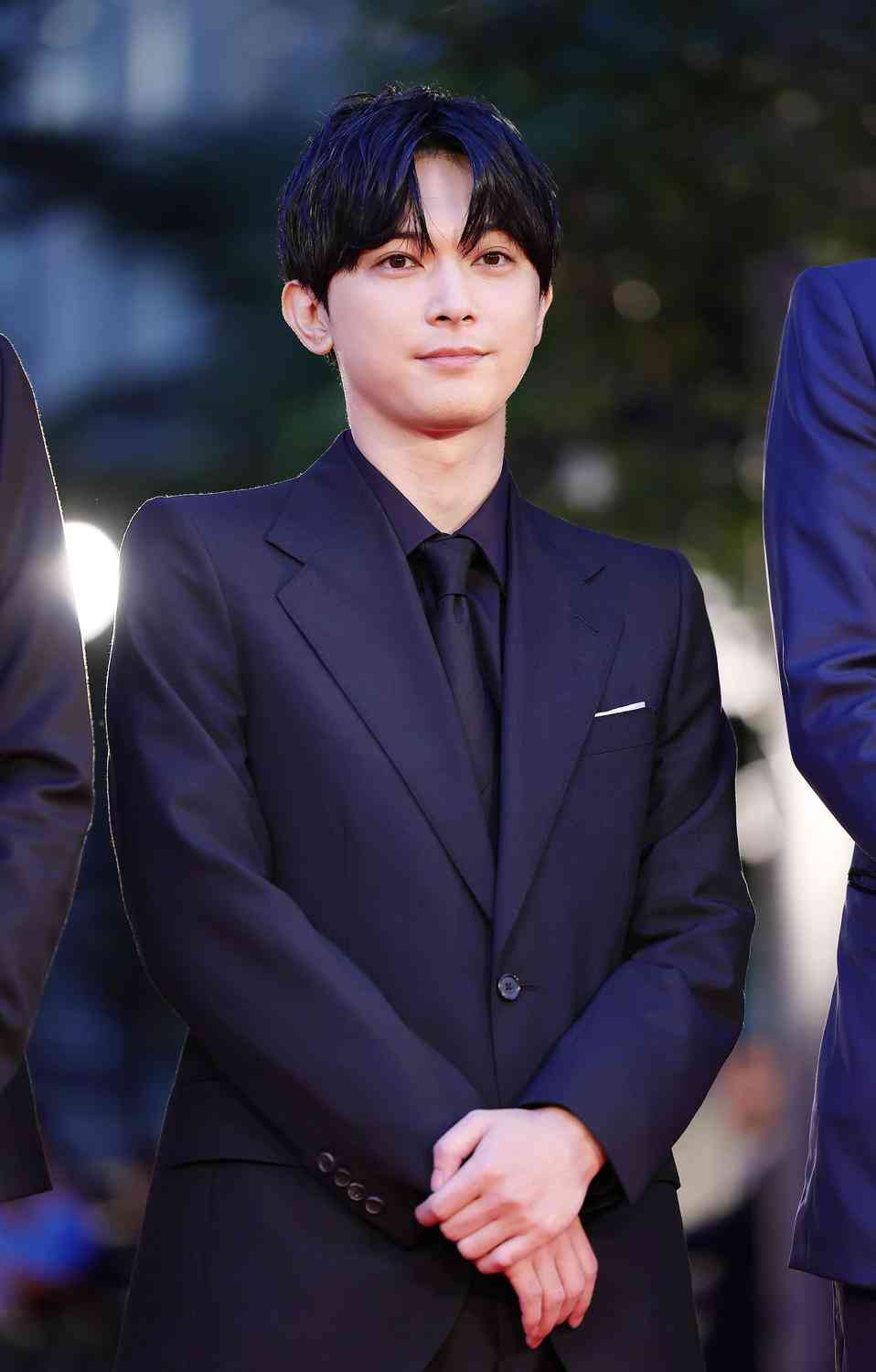 吉沢亮、学生時代から大ファンの女優とNetflix映画で初共演「僕ら世代全員が憧れる存在」（日刊スポーツ） - Yahoo!ニュース