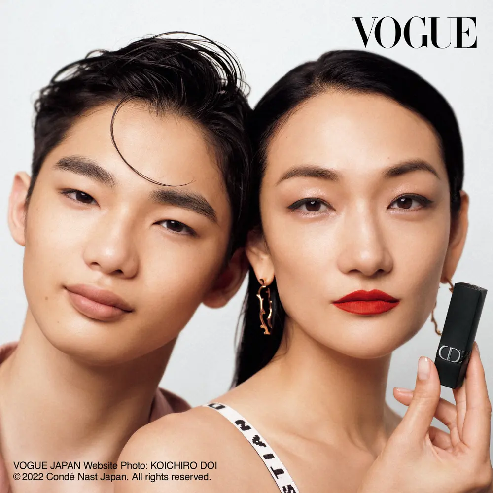冨永愛、長男・章胤と『大奥』ツーショット　フォロワー「スタイル異次元」「姉弟にもみえます」歓声